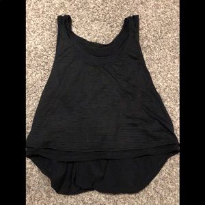 Lululemon tank - sort of cropped